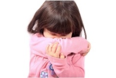 Menina com alergia